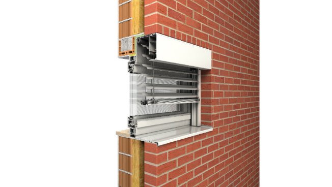Aluminium-Raffstorensytem QUADRO.XP-RS mit integriertem Insektenschutzgitter in Klinkerfassade, Bild: ROMA