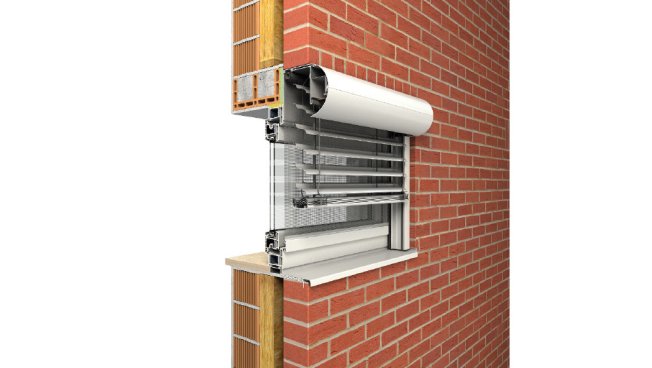 Vorbau-Aluminium-Raffstorensystem RONDO.XP-RS mit integriertem Insektenschutzgitter in Klinkerfassade, Bild: ROMA